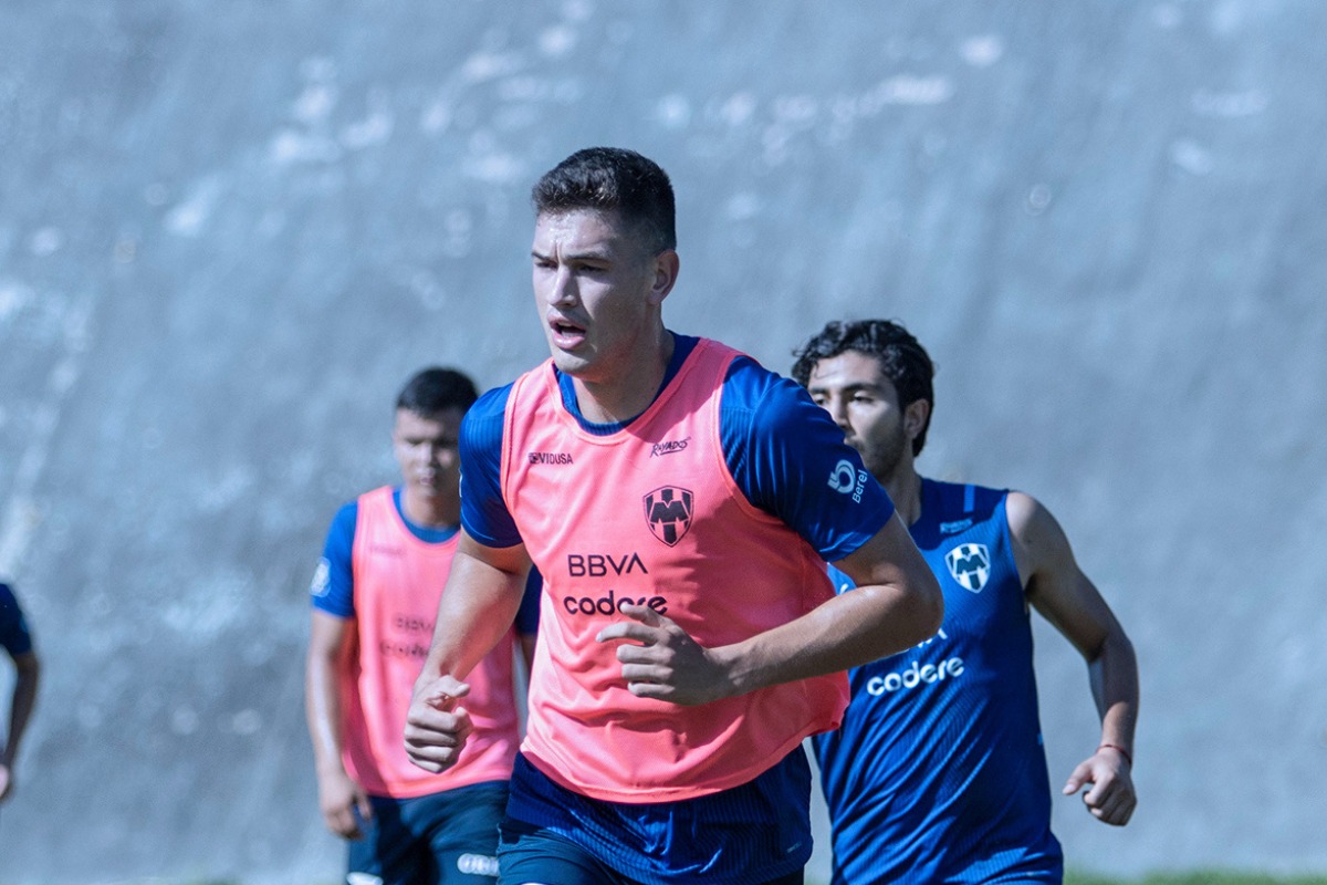 Rayados de Monterrey llegó a un acuerdo para la transferencia de César Montes al Espanyol de Barcelona.