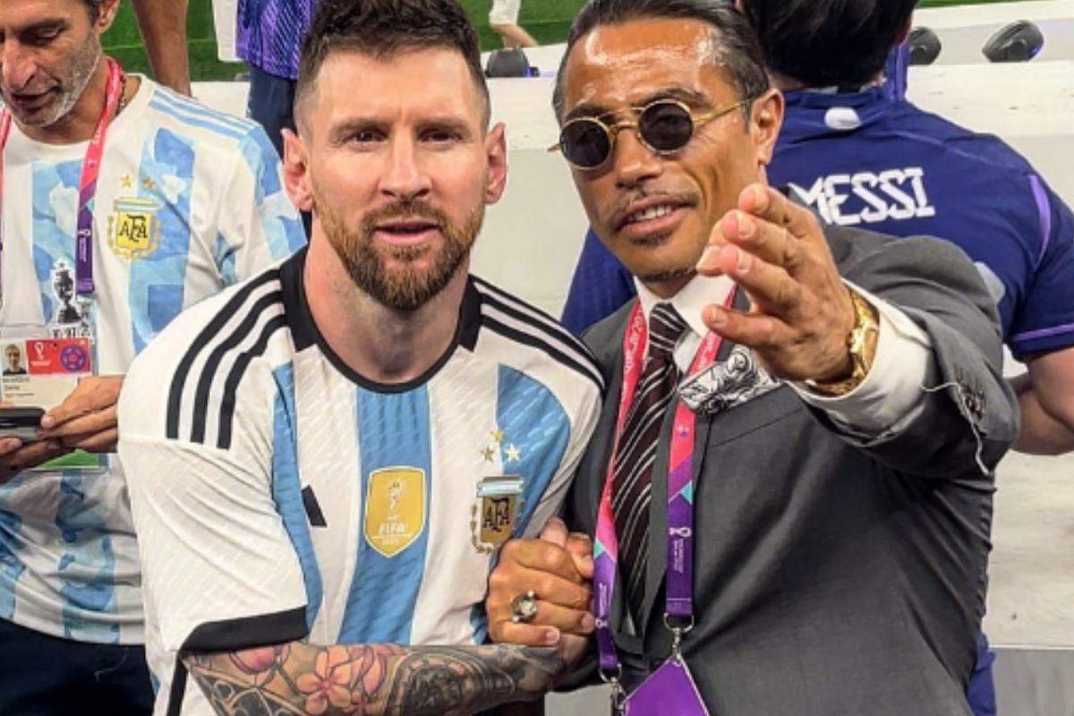 Foto:Instagram/@nusr_et|Esta es la sanción que le habría puesto la FIFA a “Salt Bae” por colarse a la premiación del Mundial