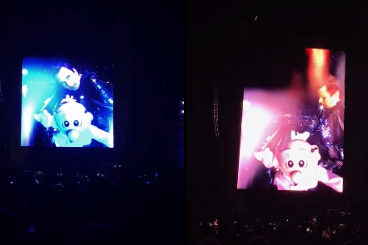 Foto:Captura de pantalla|Dr. Simi se hace presente en concierto de Muse ¡encima del piano!