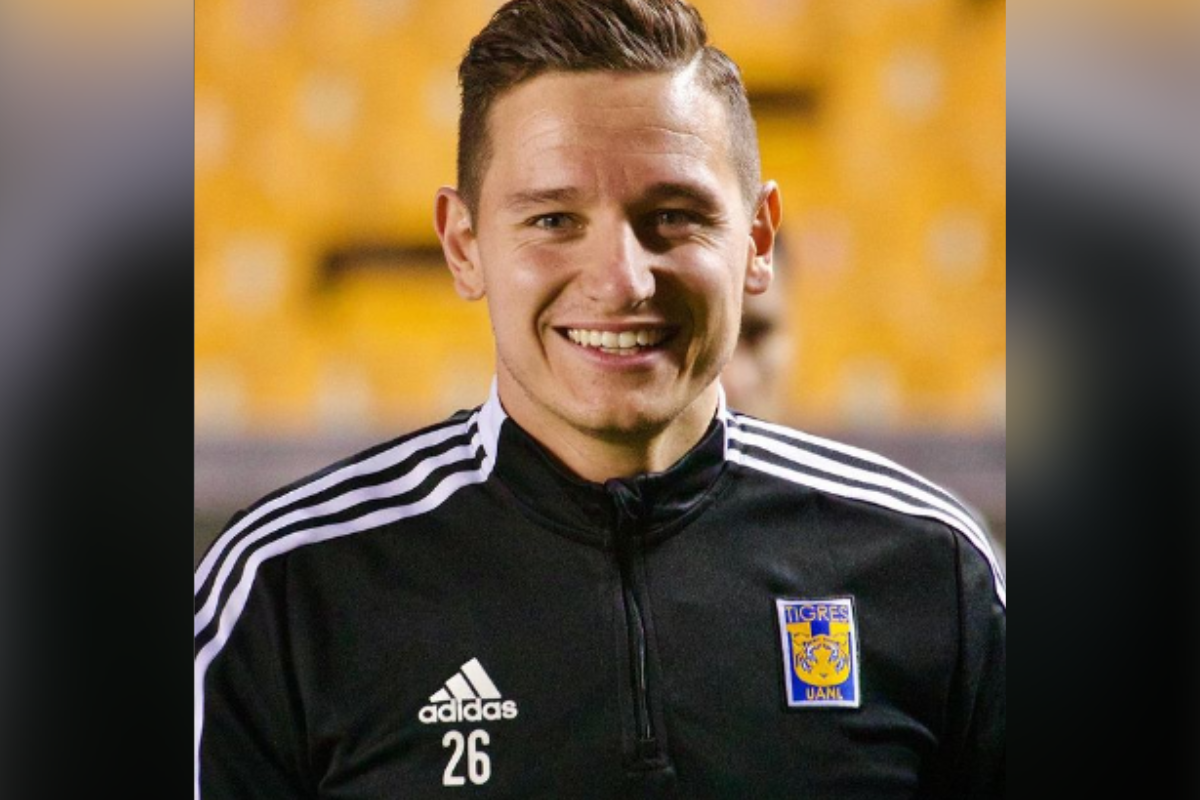 Foto:Instagram/@flotov|¡Se armó! Florian Thauvin llega a las instalaciones de Tigres con abogado