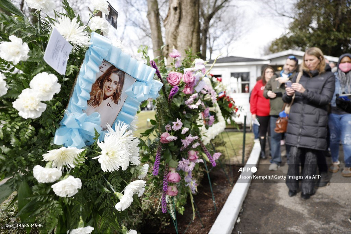 Despiden con homenaje a Lisa Marie Presley, hija de Elvis.