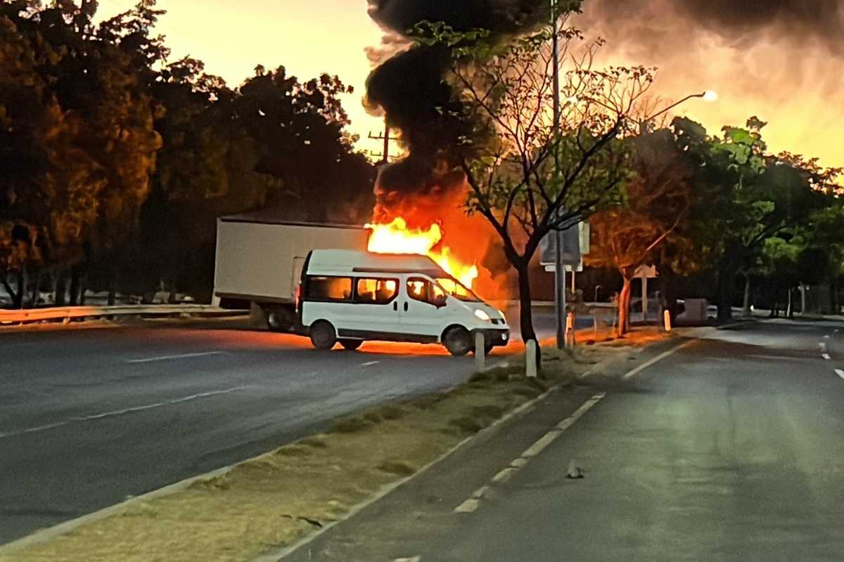 La mañana de este jueves se registran balaceras y bloqueos en Culiacán, Sinaloa.