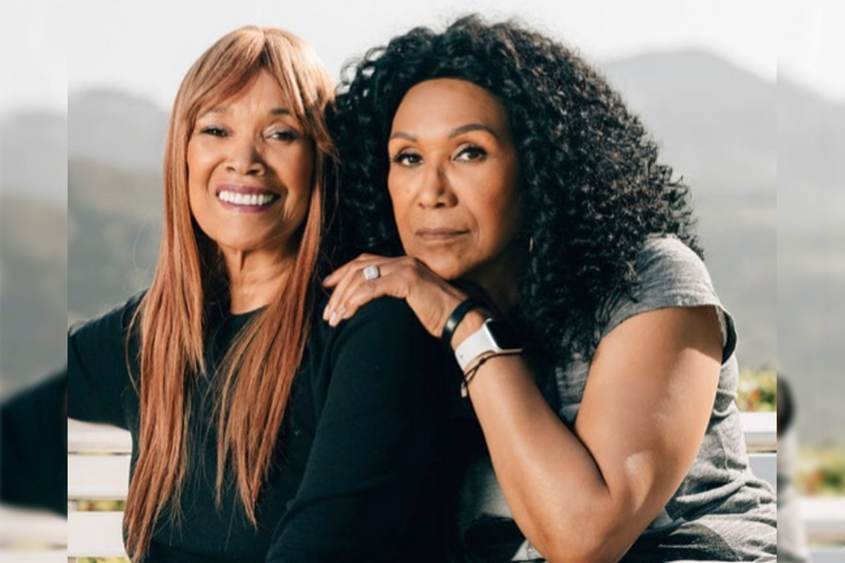 anitapointerofficial | Anita Pointer (izquierda) junto a su hermana, Ruth Pointer.