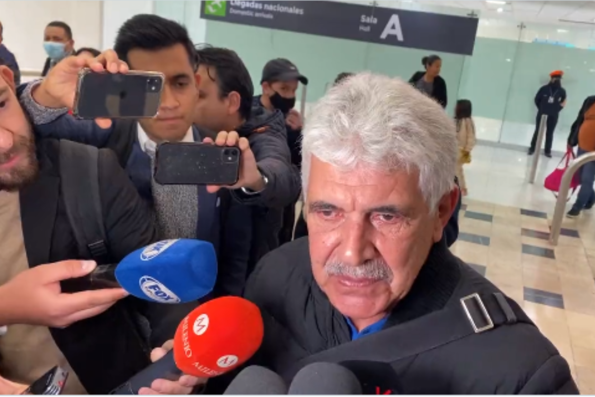 Foto:Captura de pantalla|El “Tuca” Ferretti llega a la CDMX para firmar como DT del Cruz Azul