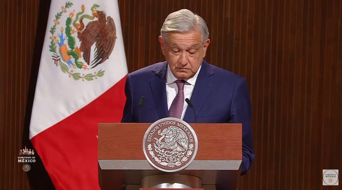 Foto: Captura | AMLO aseguró que debe lucharse de manera sostenida por convertir los sueños en realidad Constitución