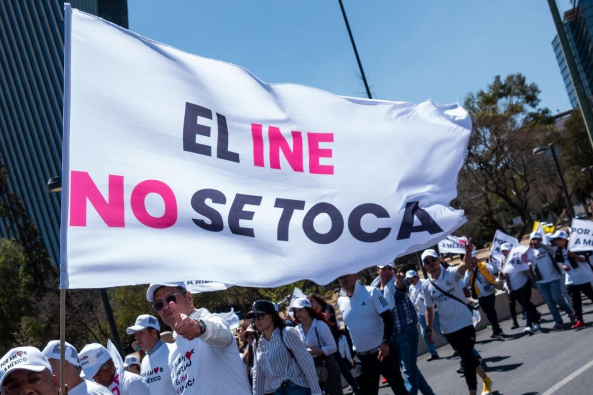 Sigue aquí la cobertura Minuto a Minuto de la marcha en defensa del INE: