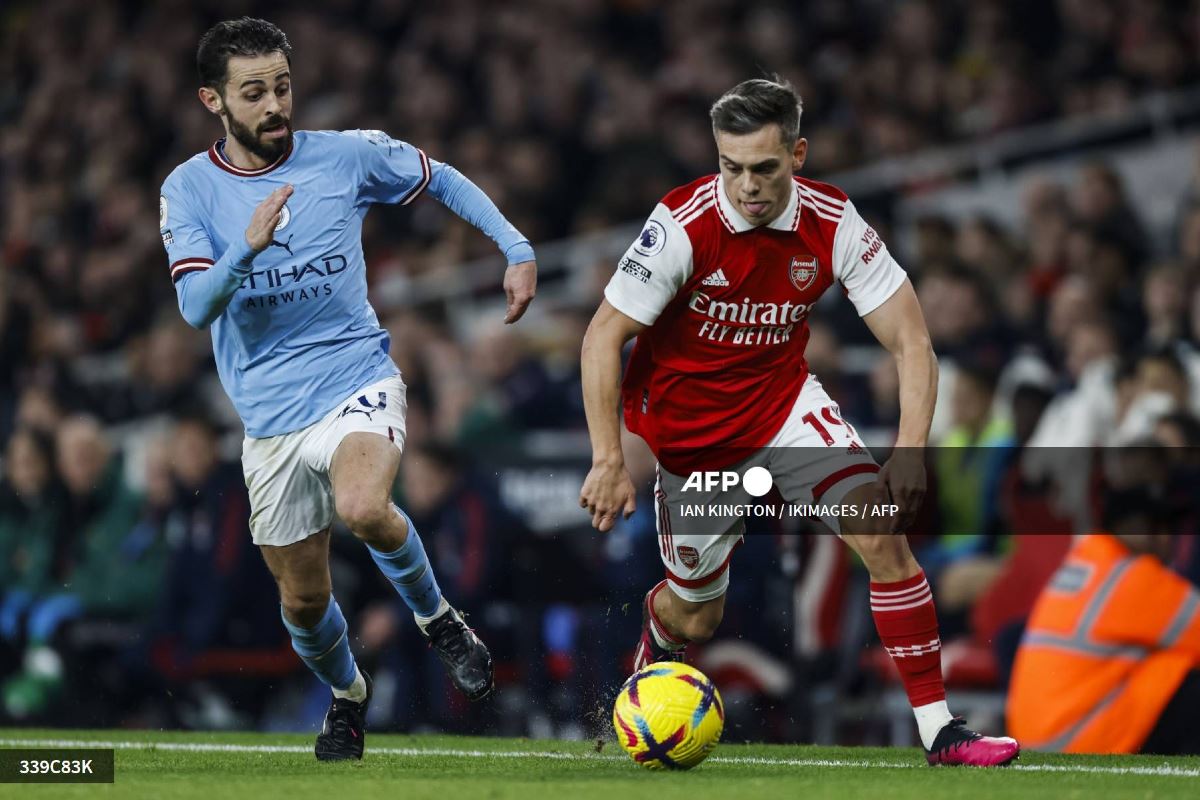 AFP | Manchester City se lleva los tres puntos y arrebata liderato al Arsenal.