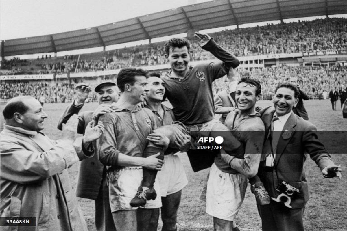 Just Fontaine consiguió un gran palmarés en el fútbol de clubes con cuatro títulos de campeón de Francia