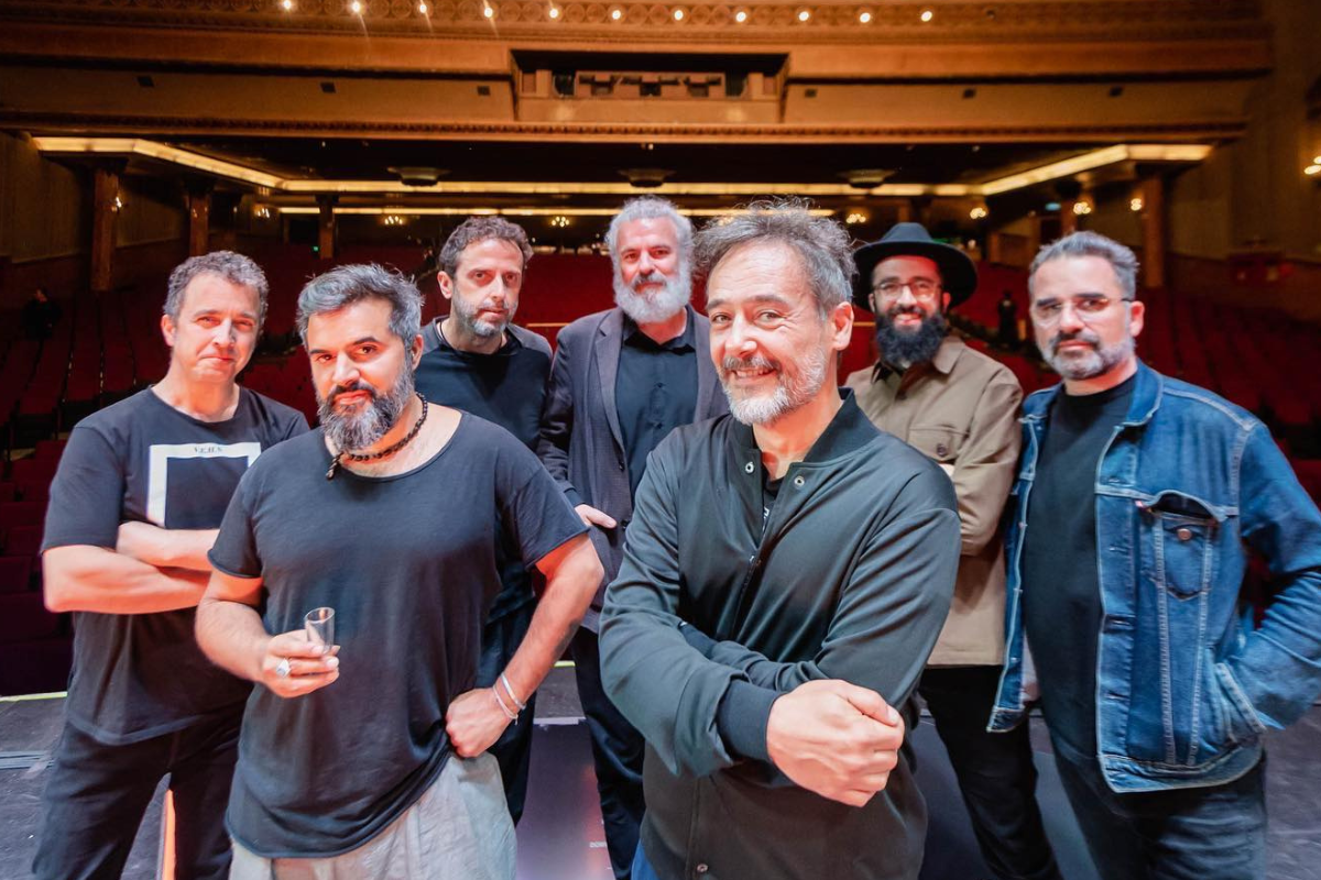 La agrupación española Love of Lesbian ofreció una conferencia de prensa virtual donde platicaron sobre el futuro de la banda