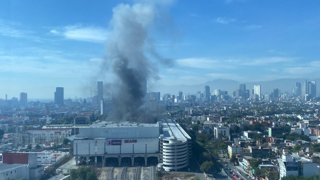 Foto:Captura de pantalla|Reportan incendio en las inmediaciones de la plaza Forum Buenavista