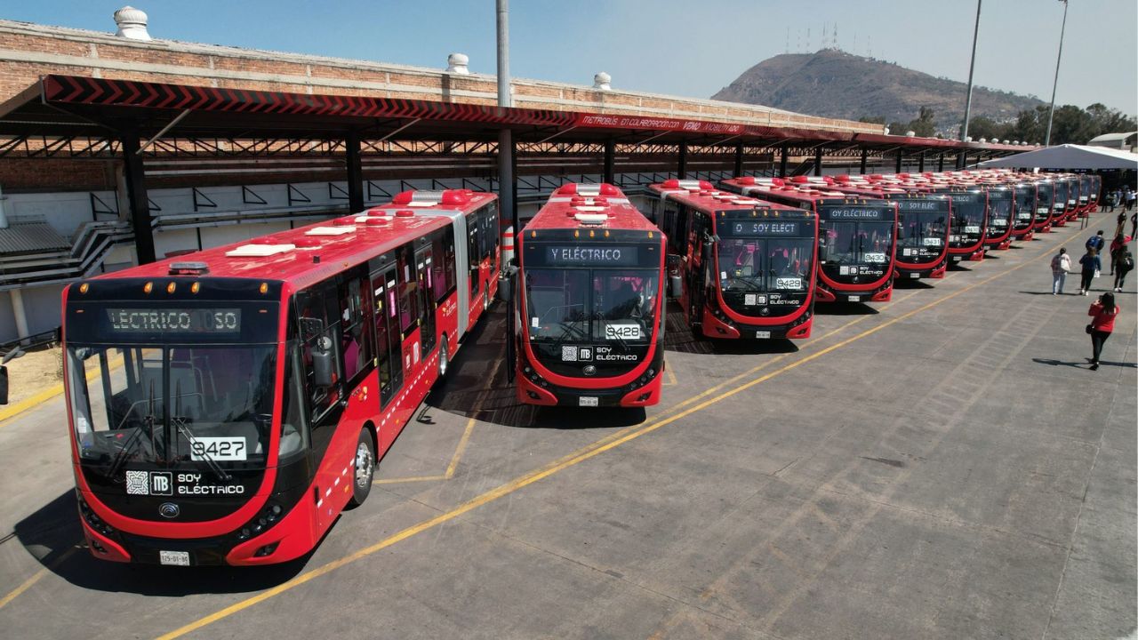 El Metrobús, modifico sus horarios para estas fiestas navideñas.