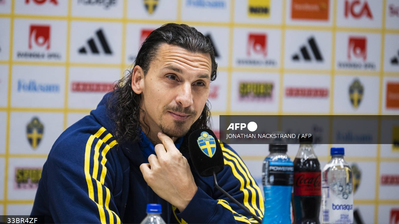 AFP | Zlatan Ibrahimovic 'levanta la mano' para la Euro-2024.