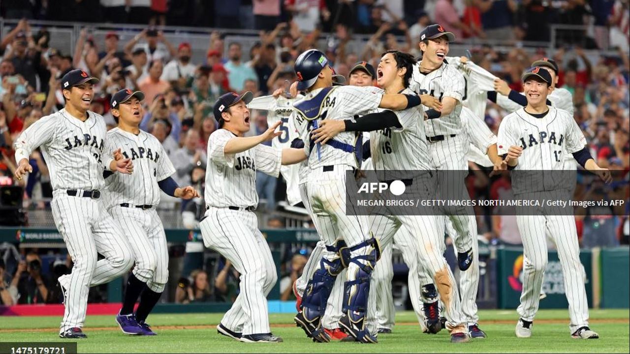 AFP | Japón vence a EU y se corona en el Clásico Mundial de Béisbol.