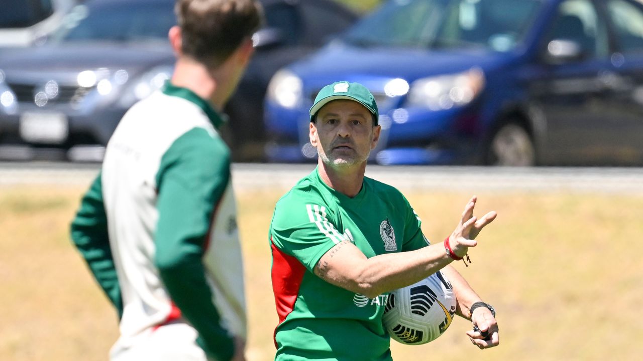 Bajo el mando de Diego Cocca, los 27 jugadores que reportaron en el CAR durante el fin de semana realizaron trabajo de cancha