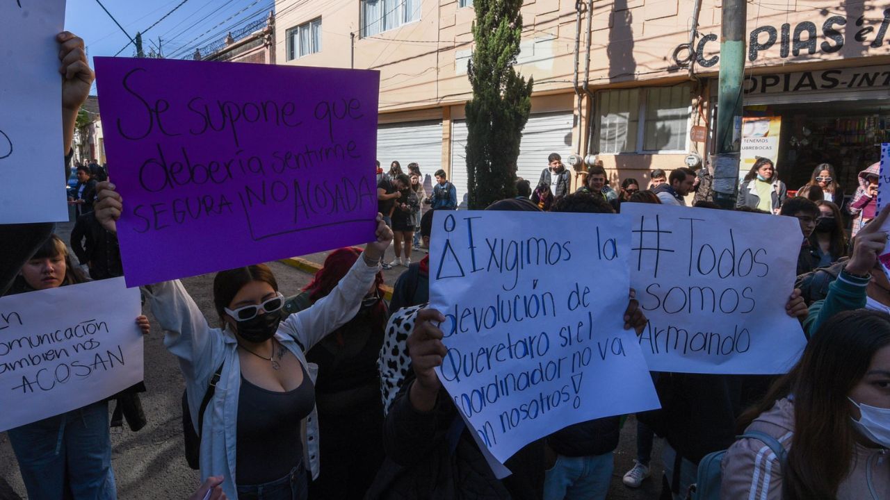 La Fiscalía de Sonora informó que inició una investigación de oficio contra un profesor del Colegio de Bachilleres