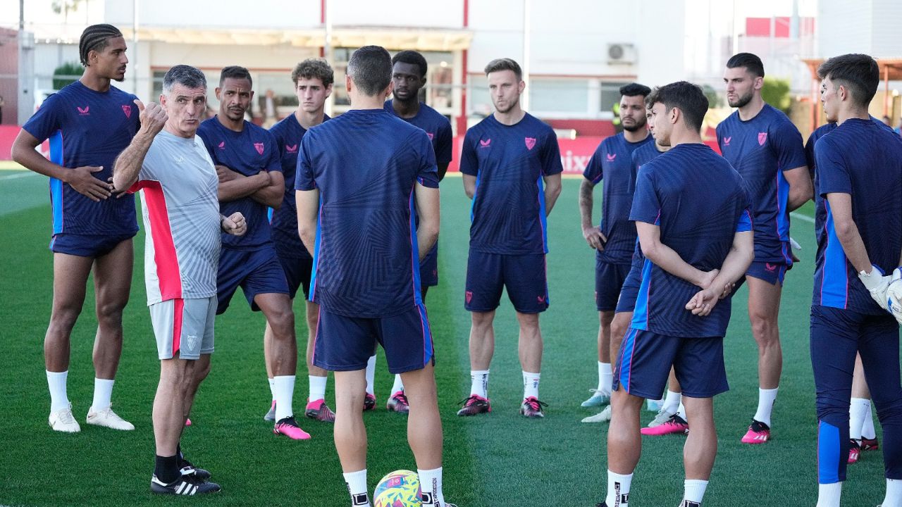 Sevilla anunció ayer la destitución del técnico argentino Jorge Sampaoli