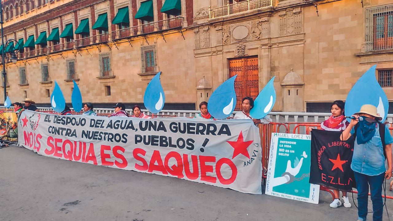 En el marco del Día Mundial del Agua, la Asamblea Nacional del Agua y la Vida se movilizó por las principales avenidas de la CDMX