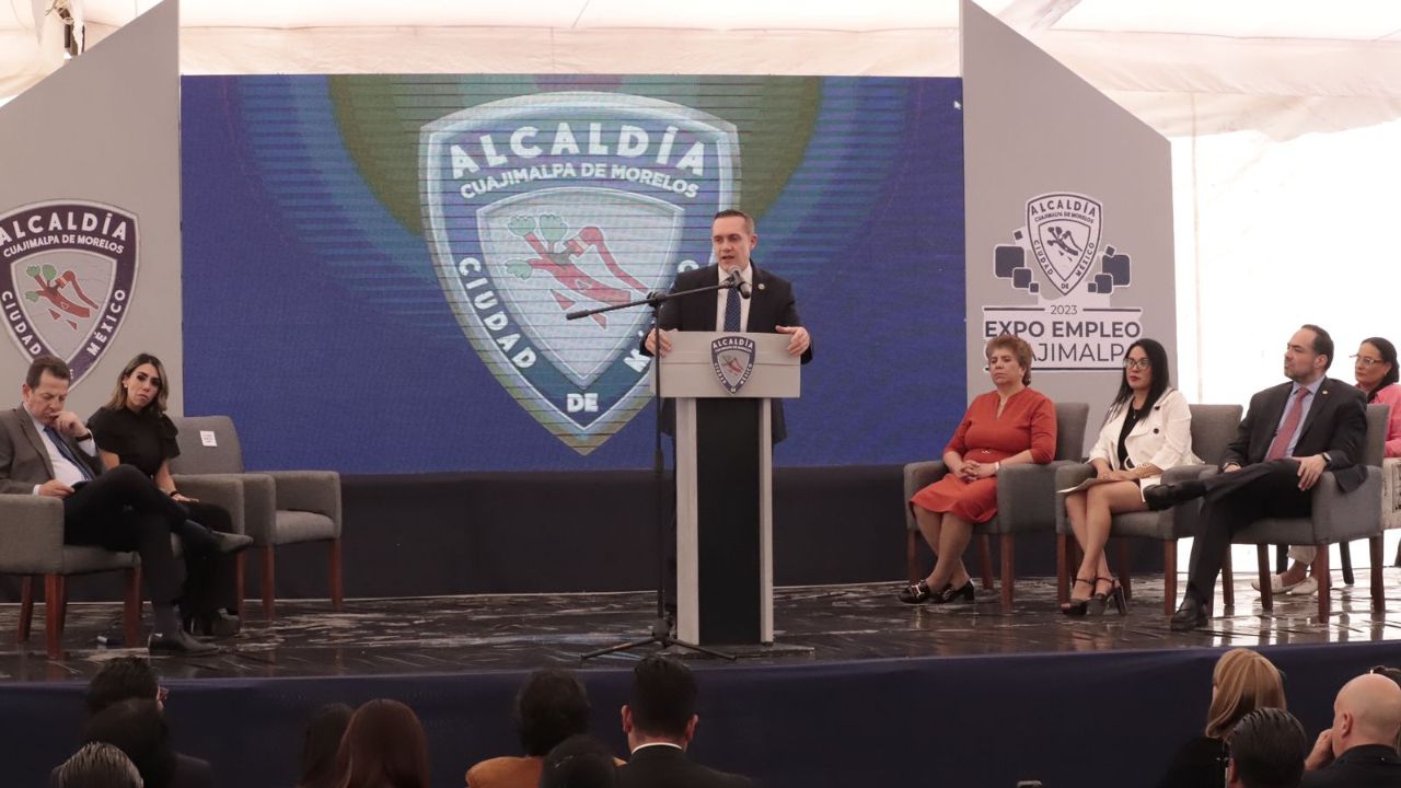 Se llevó a cabo la Expo Empleo Cuajimalpa 2023 en la explanada de la alcaldía Cuajimalpa, que fue inaugurada por el titular de la demarcación, Adrián Rubalcava Suárez