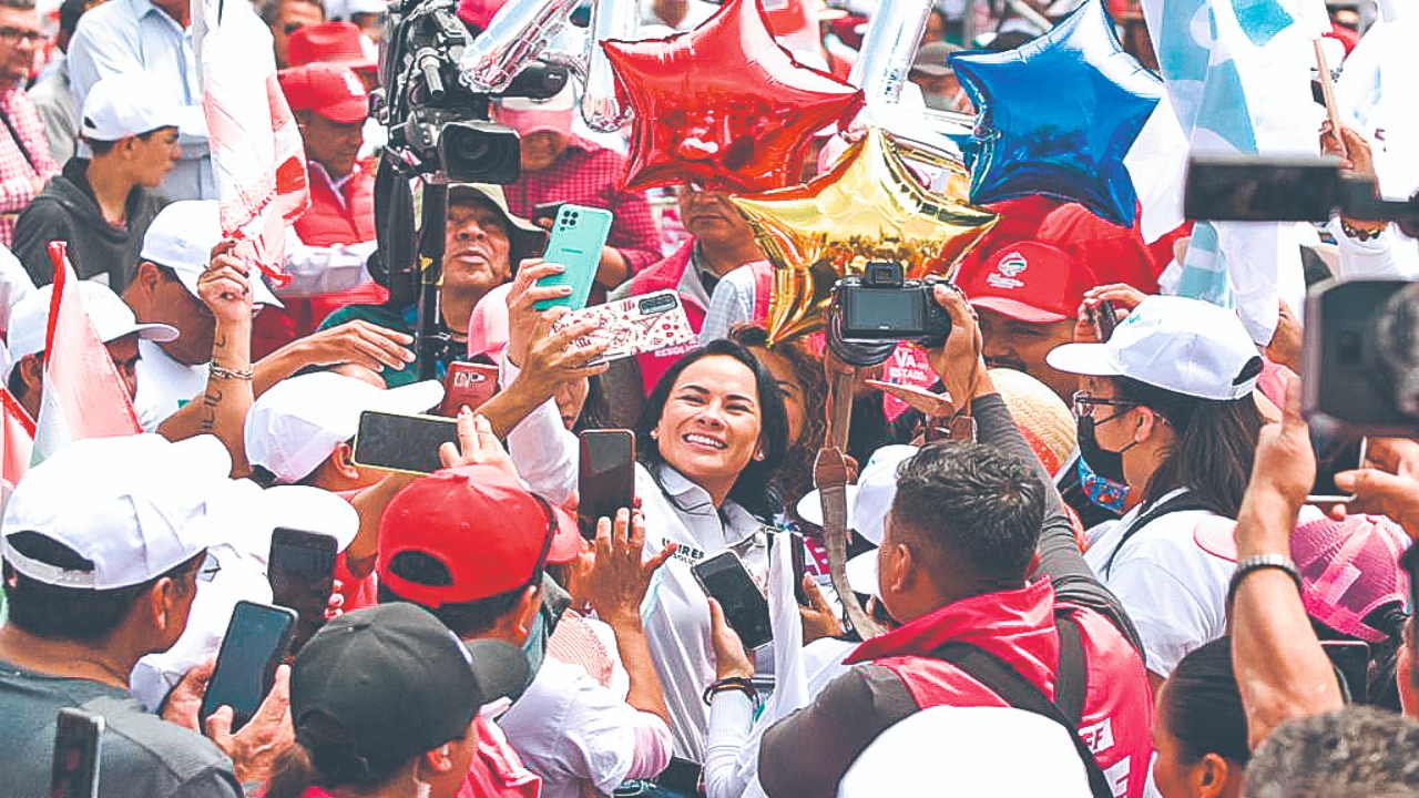 (pie de foto) CERCANÍA. Compromiso con la defensa de las familias mexiquenses.