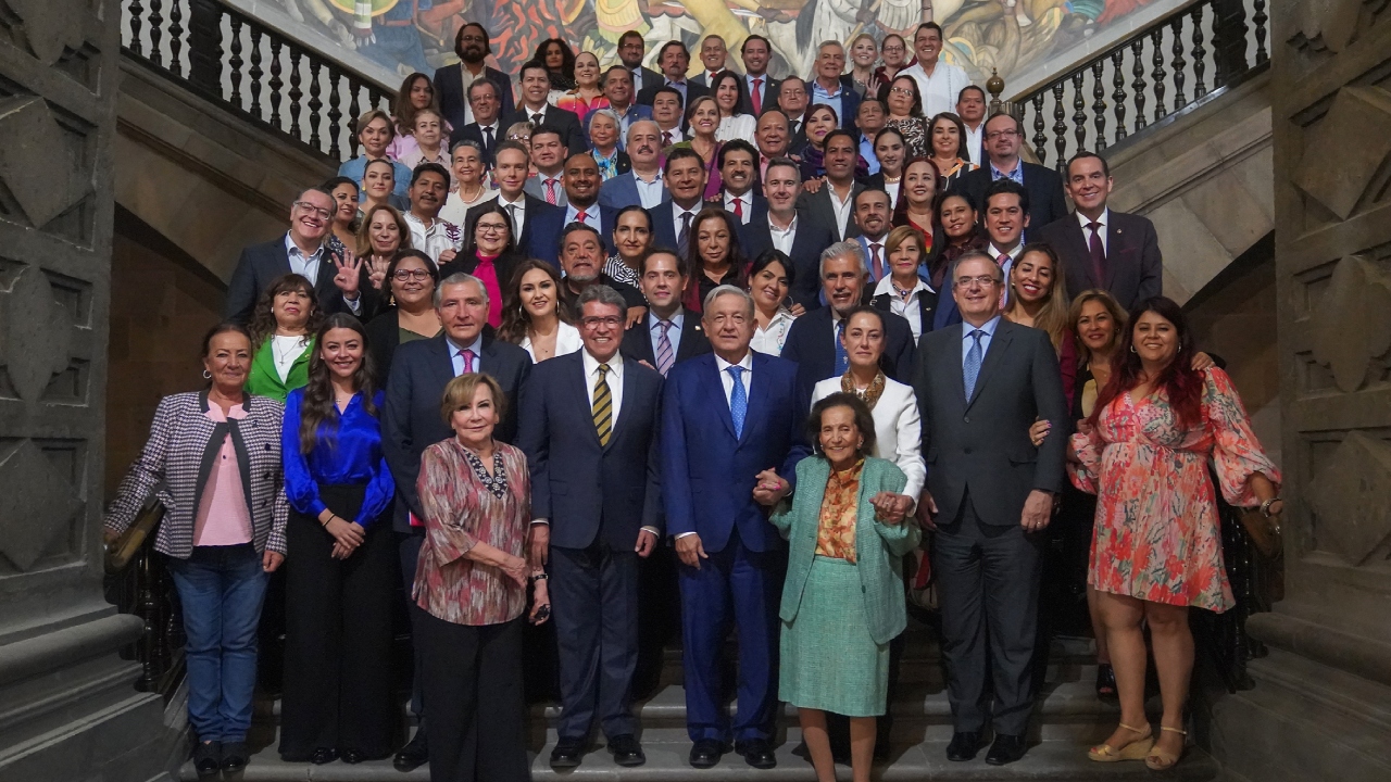 AMLO-senadores