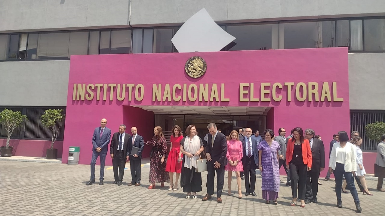 Este lunes rindieron protesta los nuevos consejeros del INE.