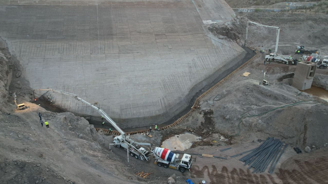 Como parte de las obras de rescate de la presa El Peaje, inició la intervención de la cortina de la presa