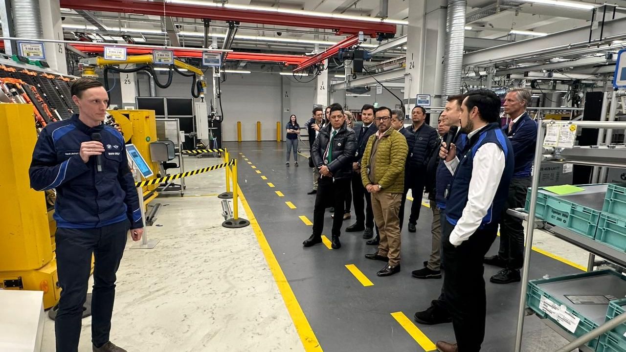 Ricardo Gallardo Cardona visitó la planta de BMW, el sitio de producción de vehículos más grande de la firma en este continente