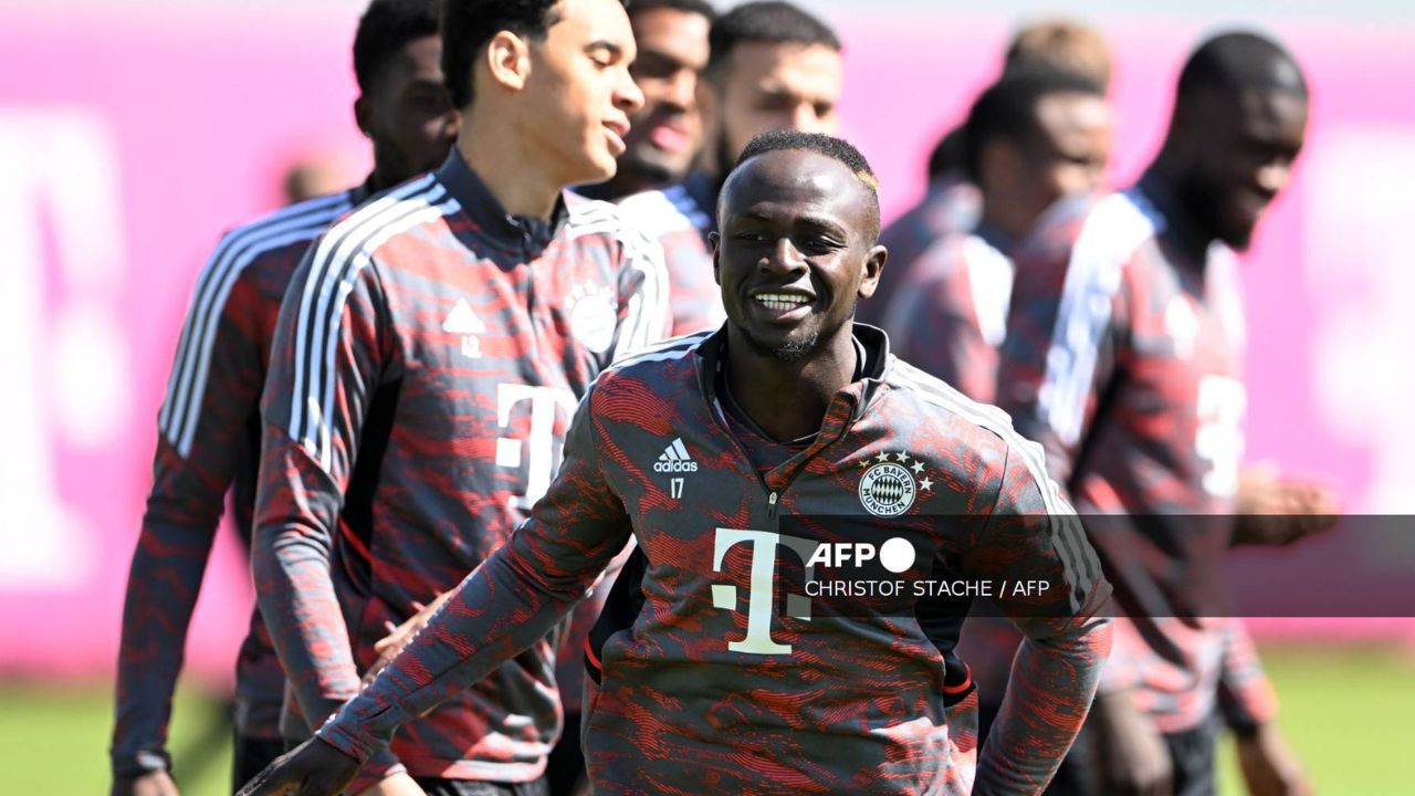 Foto:AFP|Él es Sadio Mané, el futbolista que sigue apoyando a su pueblo Bambali