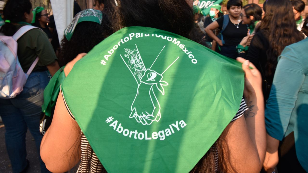 La SCJN resolvió que la sola calidad de mujer o persona con capacidad de gestar es suficiente para reclamar normas sobre aborto