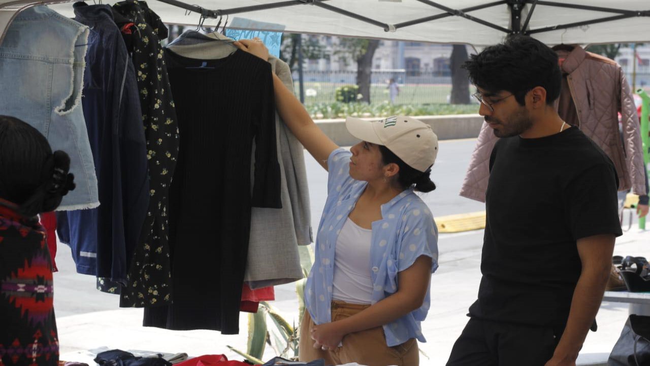 Este 27 de abril podrás asistir a comprar ropa de segunda mano en el Tianguis de la Juventudes del INJUVE