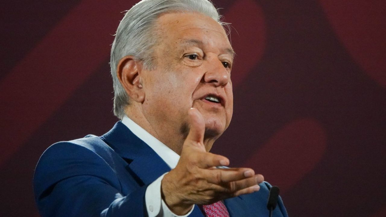 AMLO reveló que duda en firmar para que sea publicada en el DOF la reforma que eliminó el tope en gasto de publicidad de estados y municipios