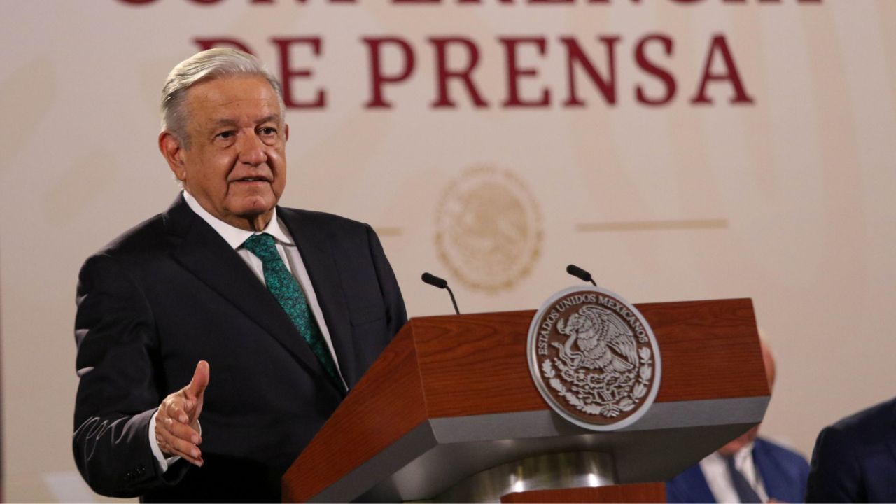 AMLO durante conferencia mañanera en Palacio Nacional