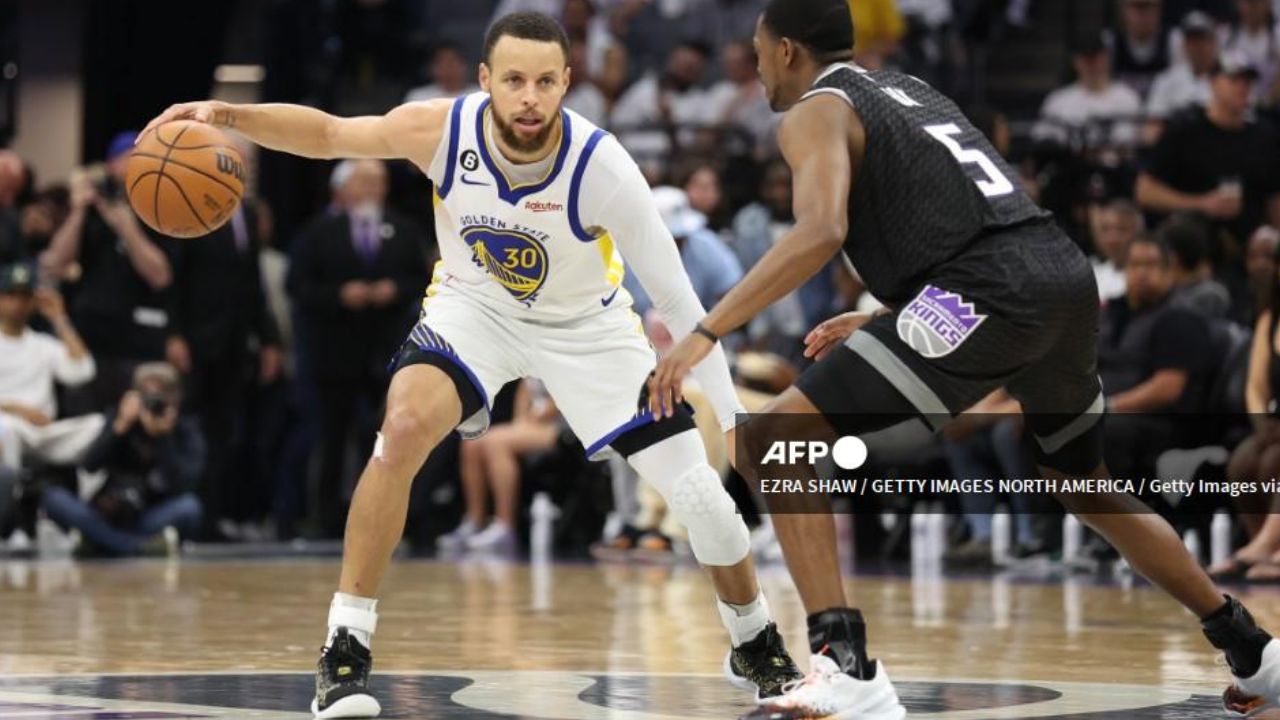 Foto:AFP|¡Se perdió! Stephen Curry rompe récord ante los Kings en el juego 7