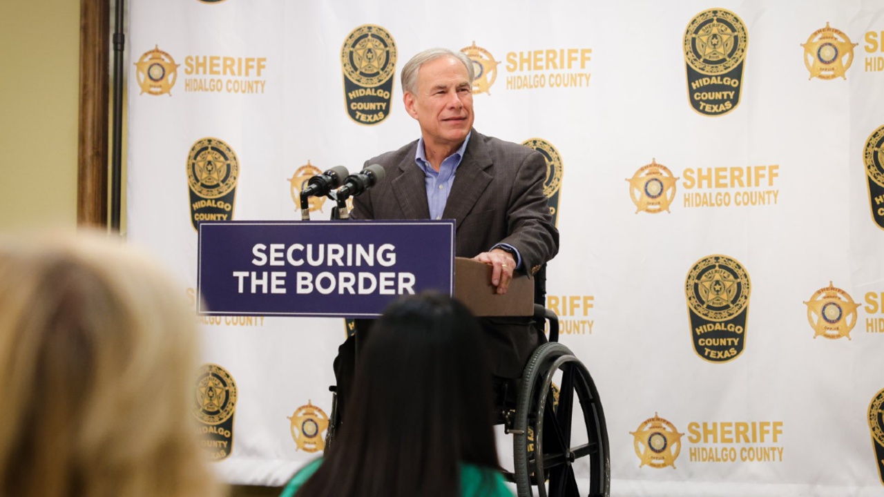 En lo que va de la gubernatura de Greg Abbott en Texas, se han presentado 20 tiroteos en Texas.