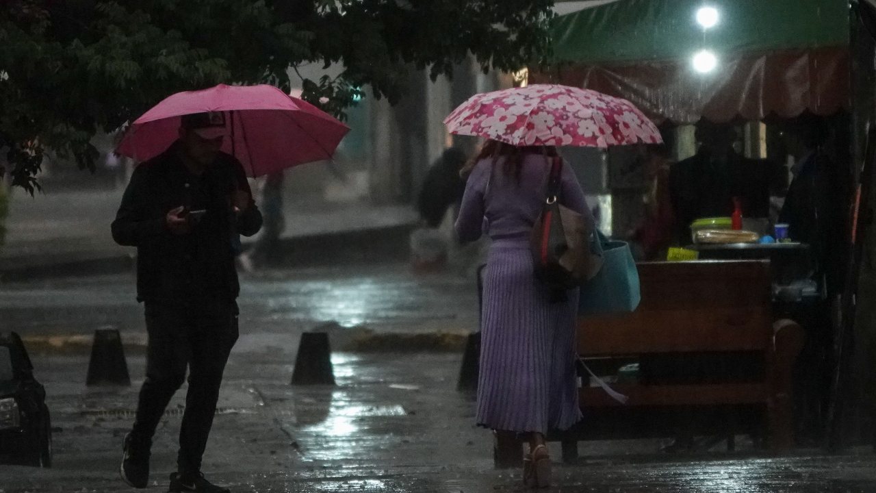 Este martes llegó la primera tormenta tropical de la temporada, Adrián, la cual se  desarrolló  en el Pacífico. 