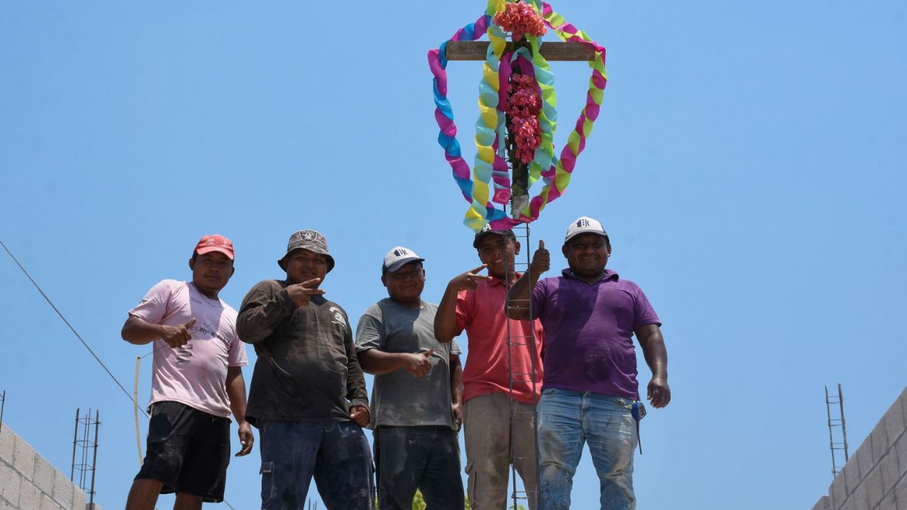 albañiles Día de la Santa Cruz