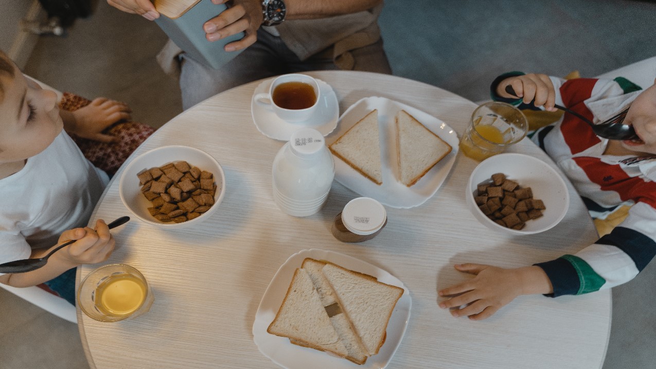 El DIF tomó la iniciativa de ofrecer desayunos escolares para el mejor rendimiento de los alumnos en las escuelas