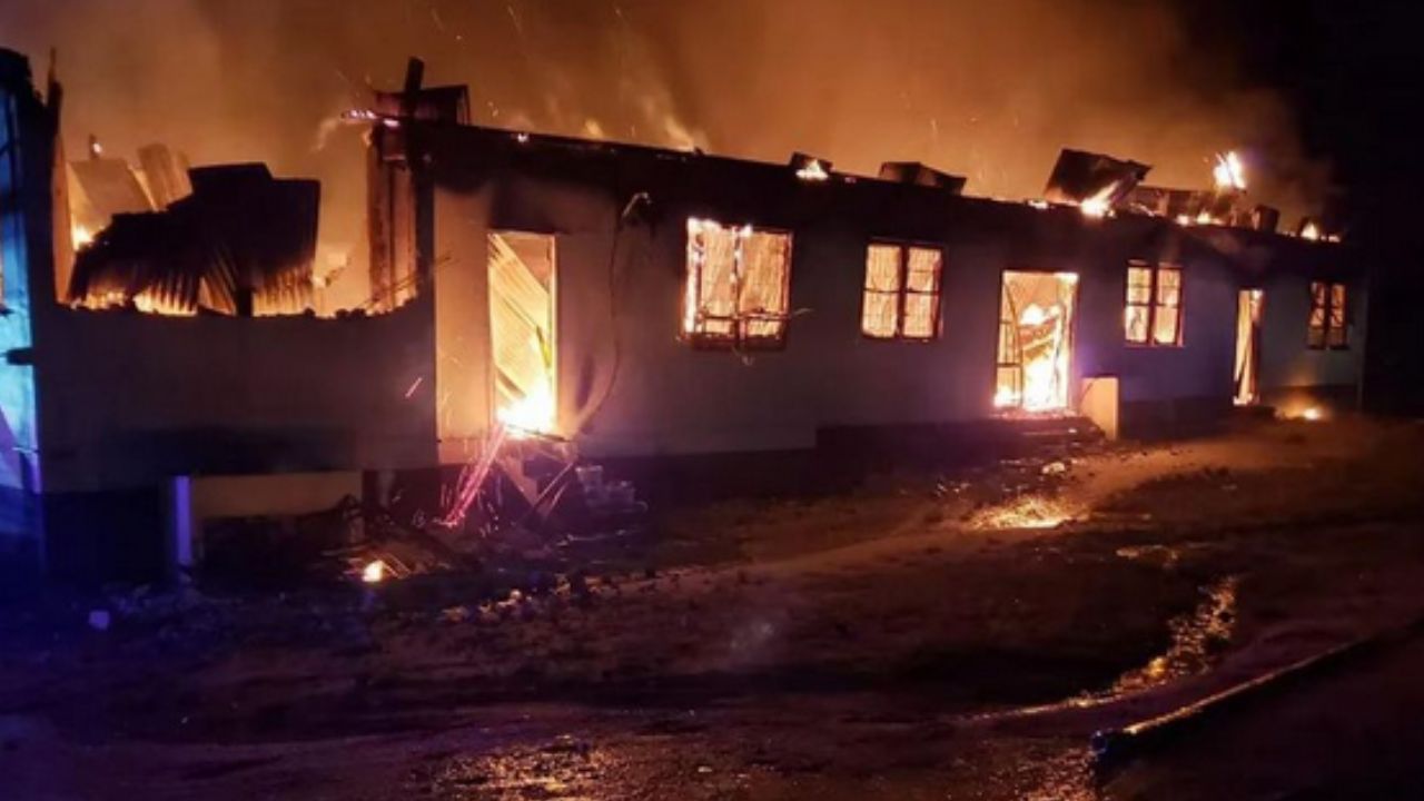 Una adolescente es sospechosa de haber provocado el incendio donde murieron 19 jóvenes y otras 17 resultaron heridas en una residencia escolar de Guyana