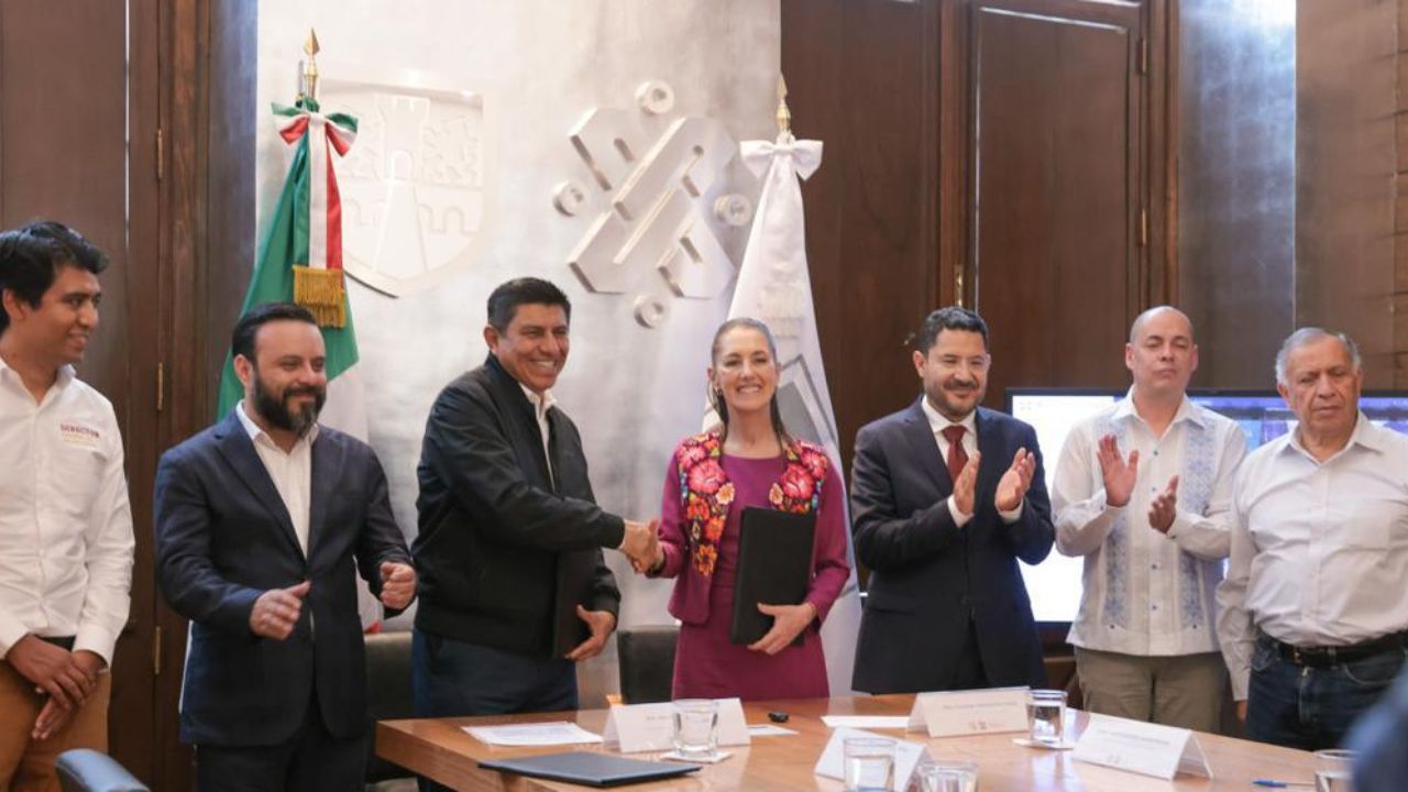 Claudia Sheinbaum, firmó un convenio con el gobernador de Oaxaca, Salomón Jara Cruz, a fin de facilitar la digitalización de trámites