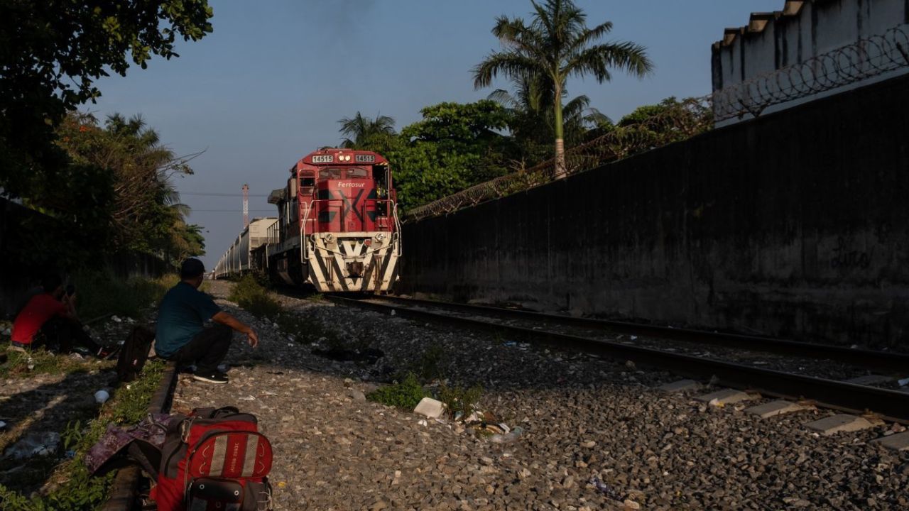 AMLO confirmó que ya hubo un acuerdo con Grupo México por el tramo tomado con Ferrosur.