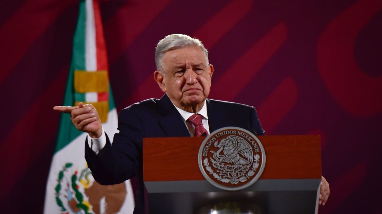 Foto:Cuartoscuro|AMLO acusa que 2 abogados "emproblemaron" el acuerdo con trabajadores de Mexicana