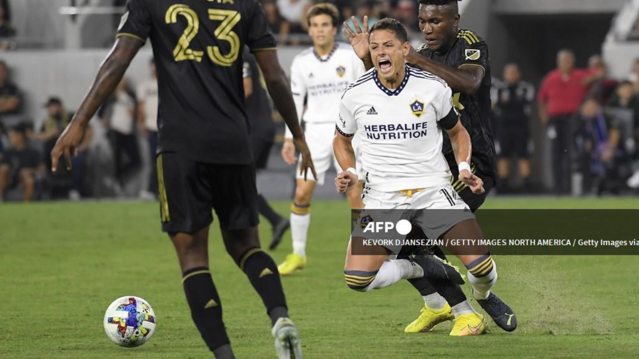 Foto: AFP | Chicharito tuvo que salir de cambio en los cuartos de final de la US Open Cup.