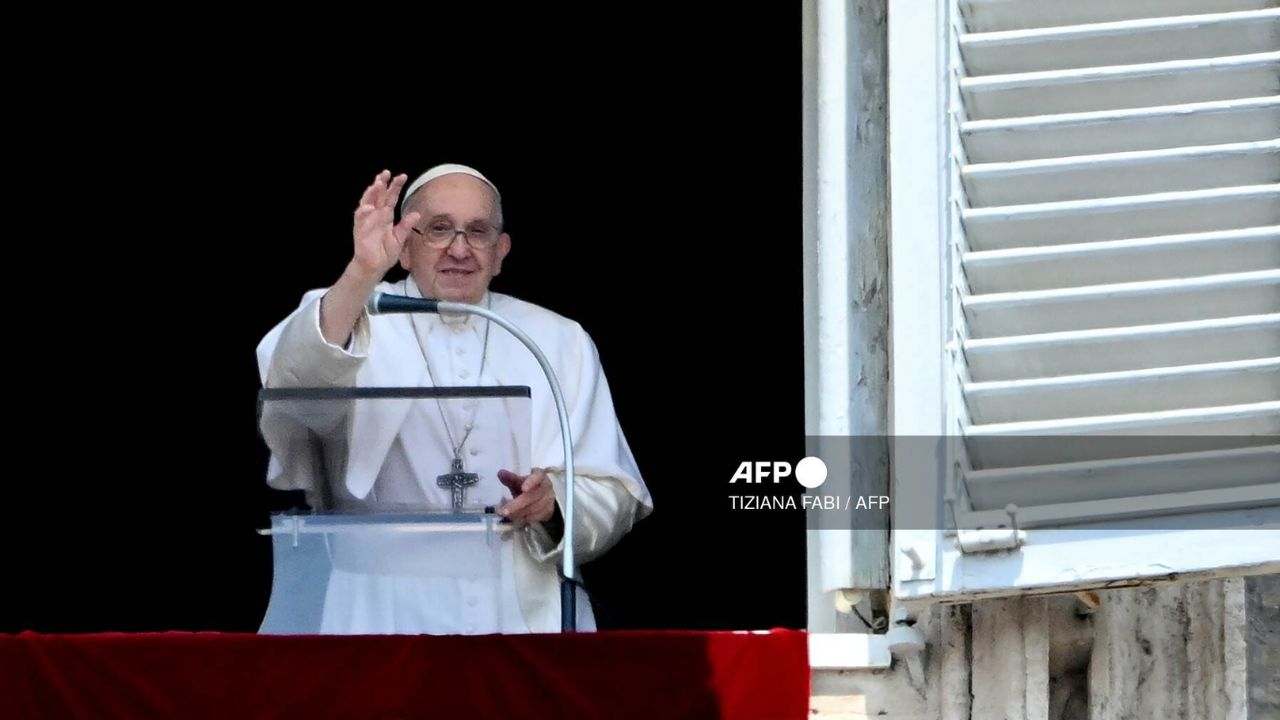 AFP | Papa Francisco reaparece en el Ángelus.