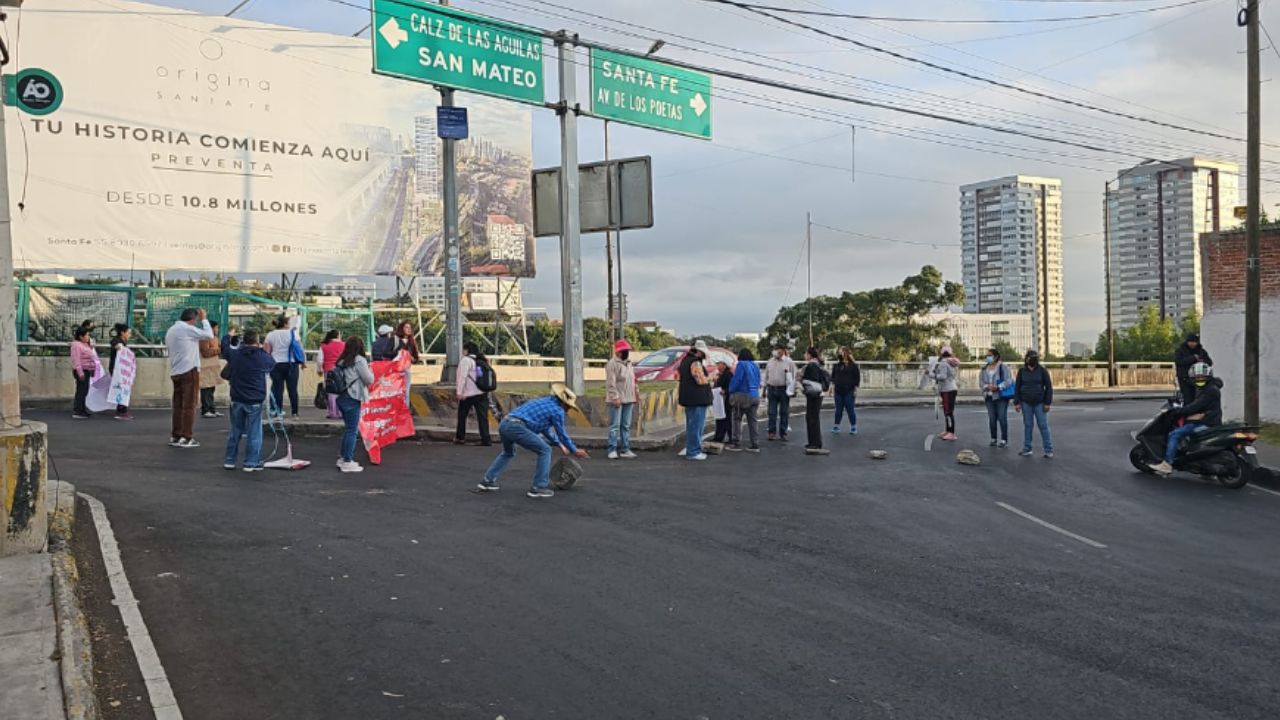 Foto:Twitter/@GabrielZumaya|Caos en Álvaro Obregón por bloqueo