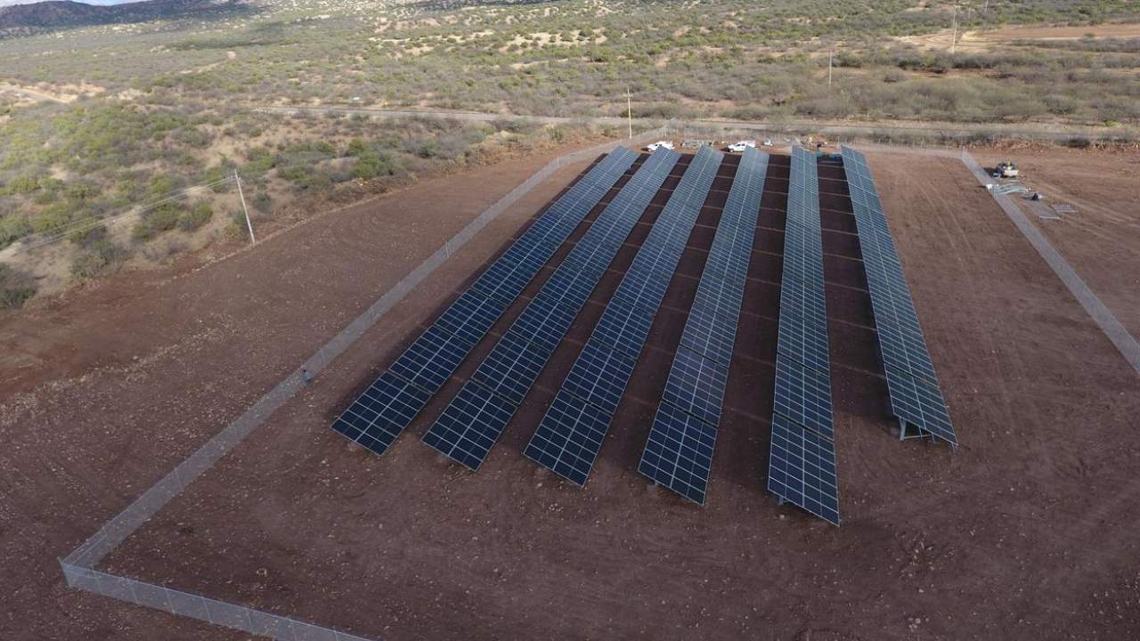 cuatro plantas fotovoltaicas