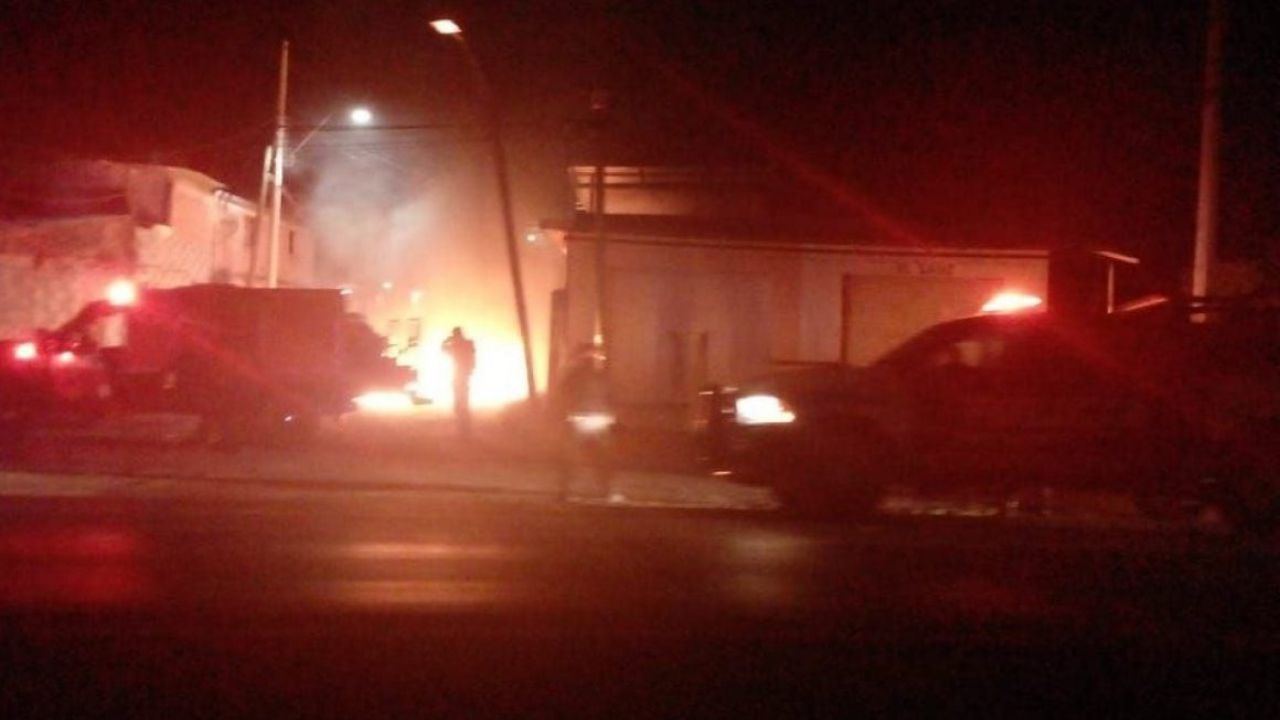 Estalla coche bomba en Celaya; reportan heridos a elementos de Guardia Nacional.