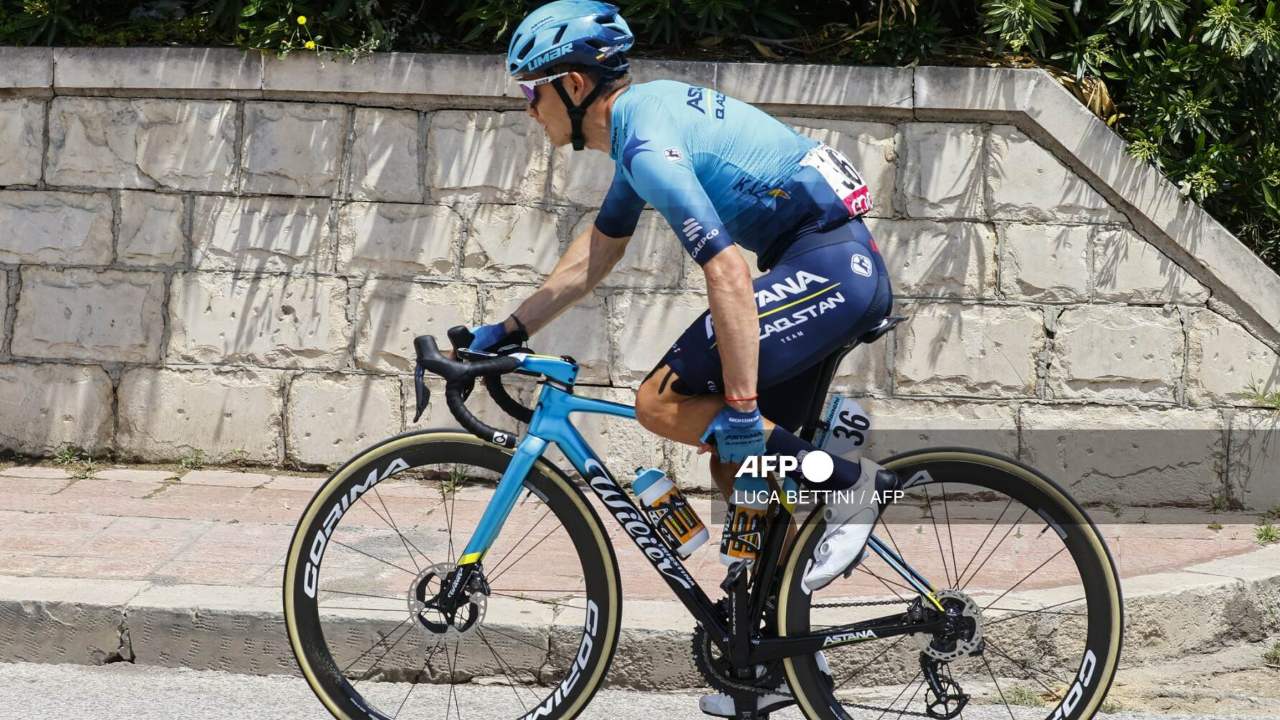 El ciclista colombiano Miguel Ángel López, mejor conocido como 'Superman', quedó suspendido provisionalmente por una "potencial violación de las reglas antidopaje"