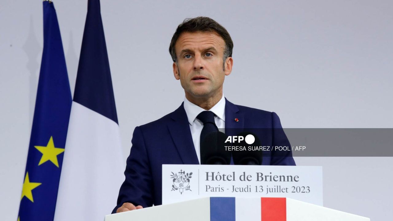 AFP | Envían dedo humano a presidente Macron.