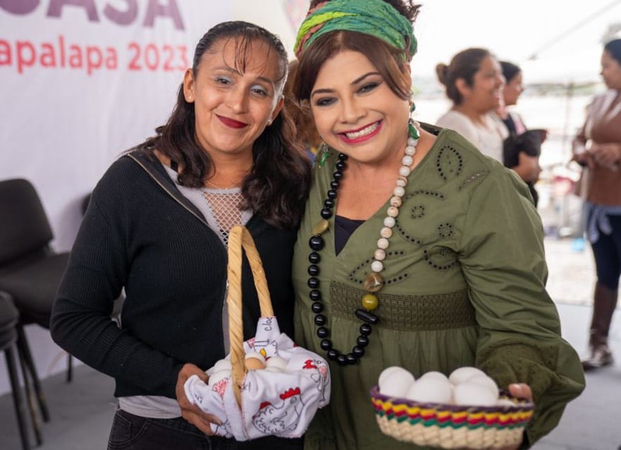 Clara Brugada Promueve Iztapalapa autosuficiencia alimentaria con gallinas ponedoras