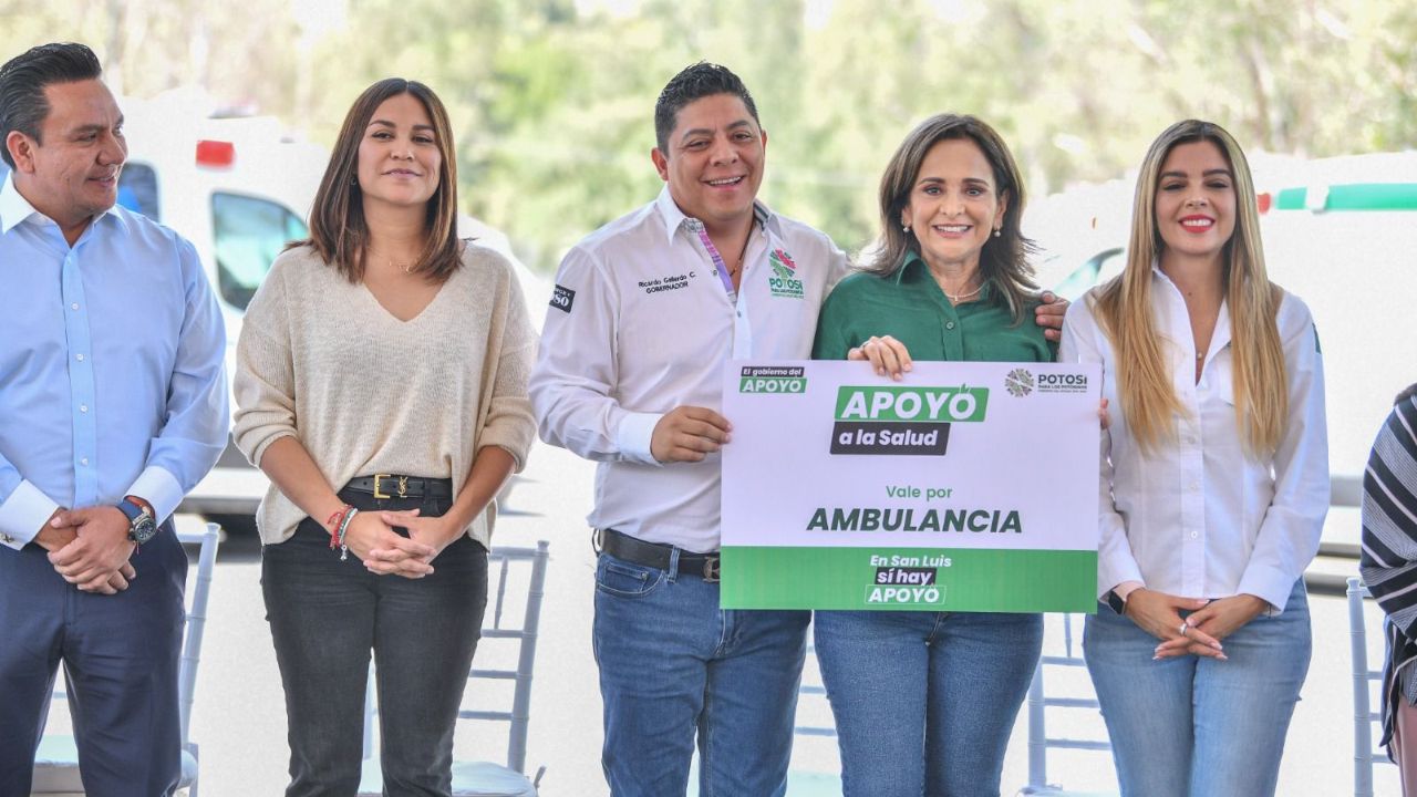 Alcaldes que recibieron las 30 ambulancias por parte del Gobernador de San Luis Potosí, Ricardo Gallardo Cardona, agradecieron este apoyo en salud